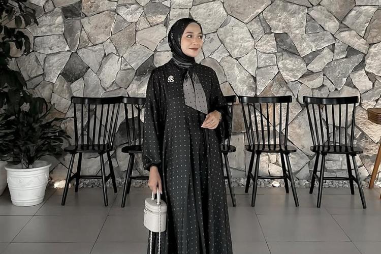Inspirasi Model Gaun Elegan yang akan Memukau di Bukber