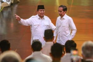 Prabowo Tampil Sebagai Wakil Indonesia di Pemakaman Paus Fransiskus: Skenario Lama Memberikan Panggung pada Jokowi