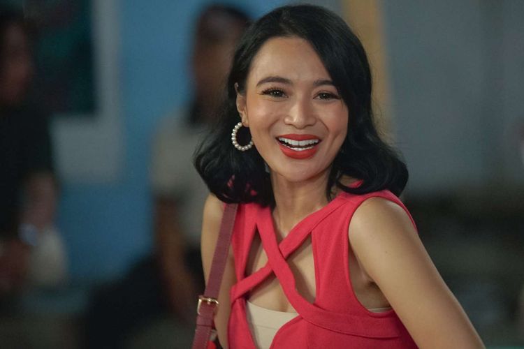 Wika Salim Bantah Operasi Nasal: “Bukan Bedah, Tapi Ketuk Ajaib”