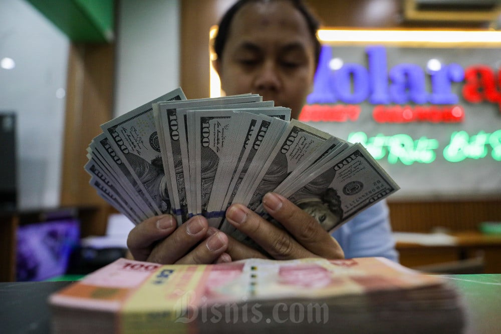 Rupiah Mulai Pelemahan di Awal Sesi, Tertinggi Hingga Rp16.831 per Dolar AS