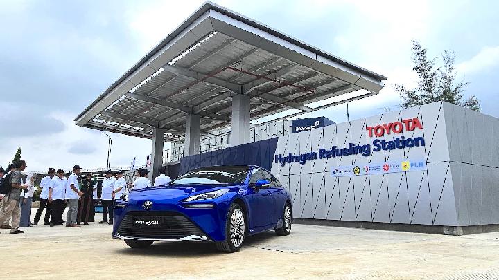 Menjelajahi Misteri Toyota Mirai: Mobil Berenergi Hidrogen Pertama di Indonesia