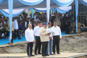 Presiden Prabowo dan Mentan Andi Amran pimpin penanaman padi serentak di 14 provinsi